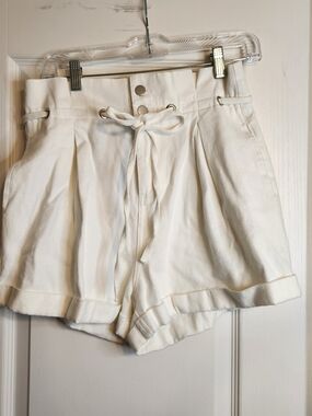 GILLI High Waist White Pleated Tie-Front Shorts